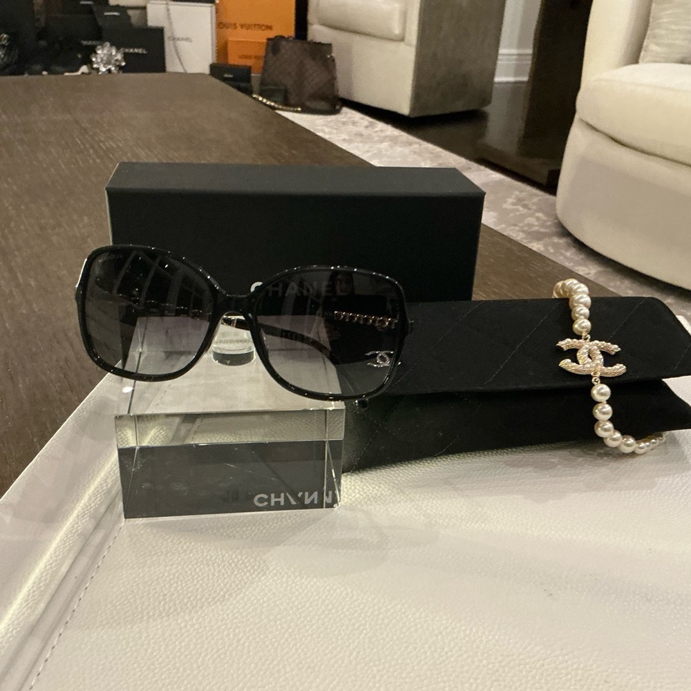 CHANEL Acetate Lamb Skin Chain Sunglasses